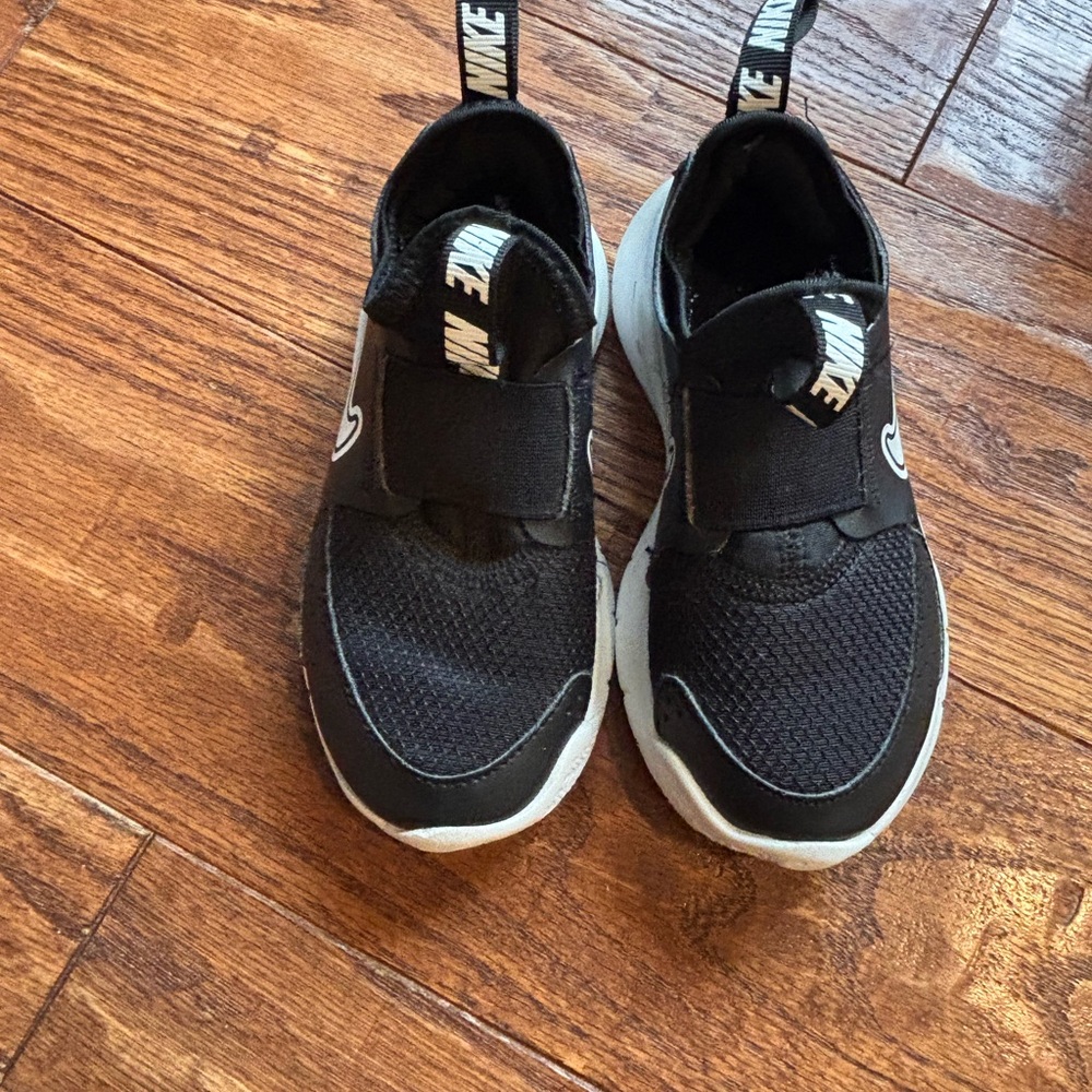 Nike Kids Black and White Flex Runner 3 Slip-On Sneakers